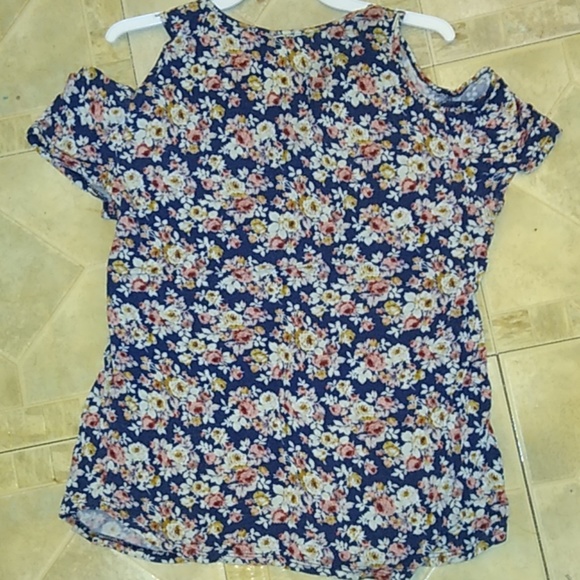 Top - Picture 3 of 3